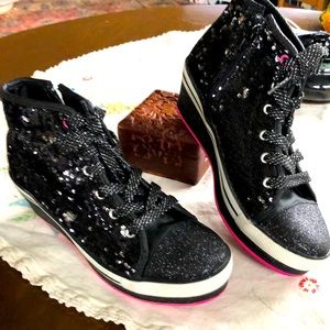 Enzo Black Sparkling Sequined Platform Sneakers. Size 5